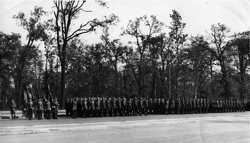 Парад Победы союзных войск 7 сентября 1945 года.
Сводный... Парад Победы союзных войск 7 сентября 1945 года.
Сводный...