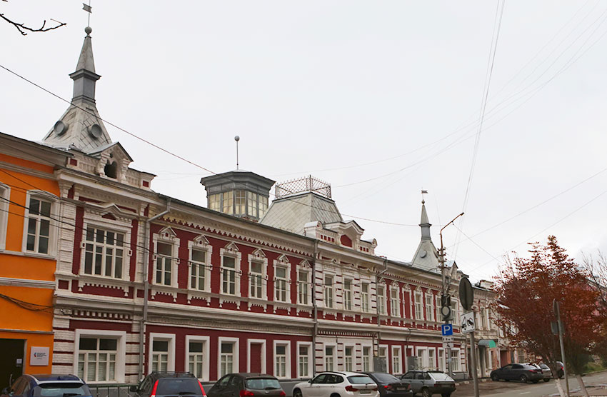 Здание на улице им. Челюскинцев, 101
