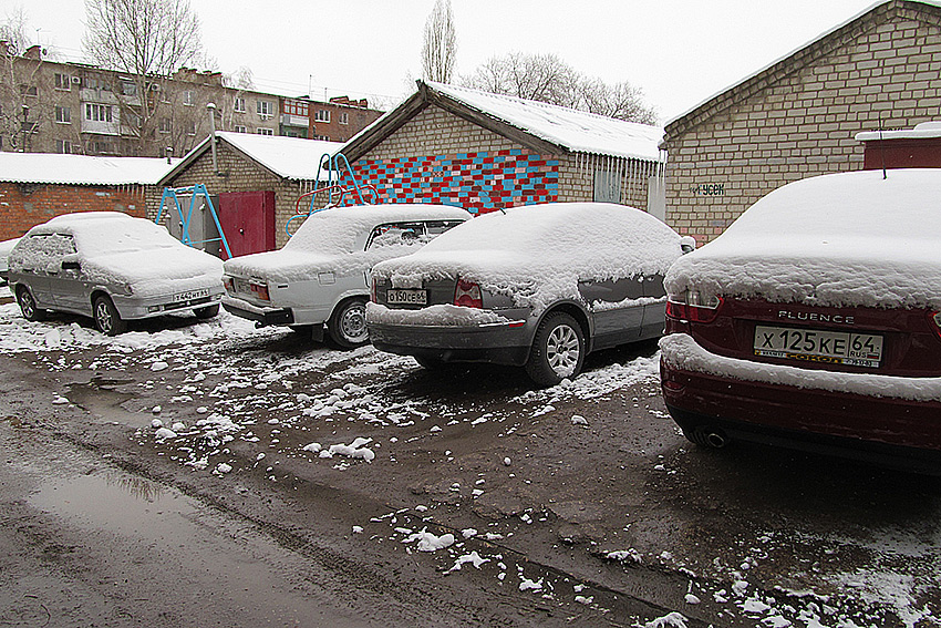Опять снег