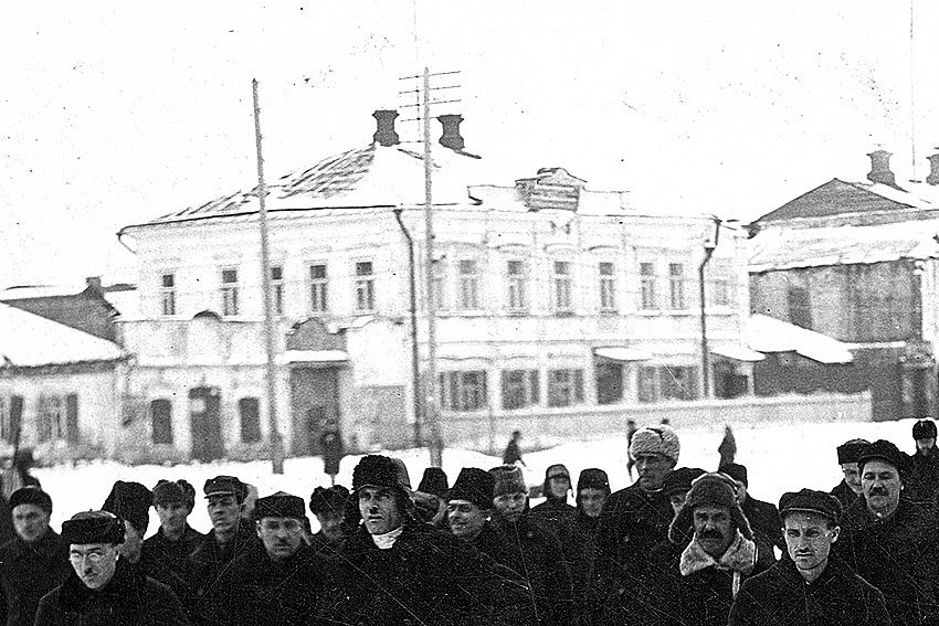 Детская библиотека над винным погребом
