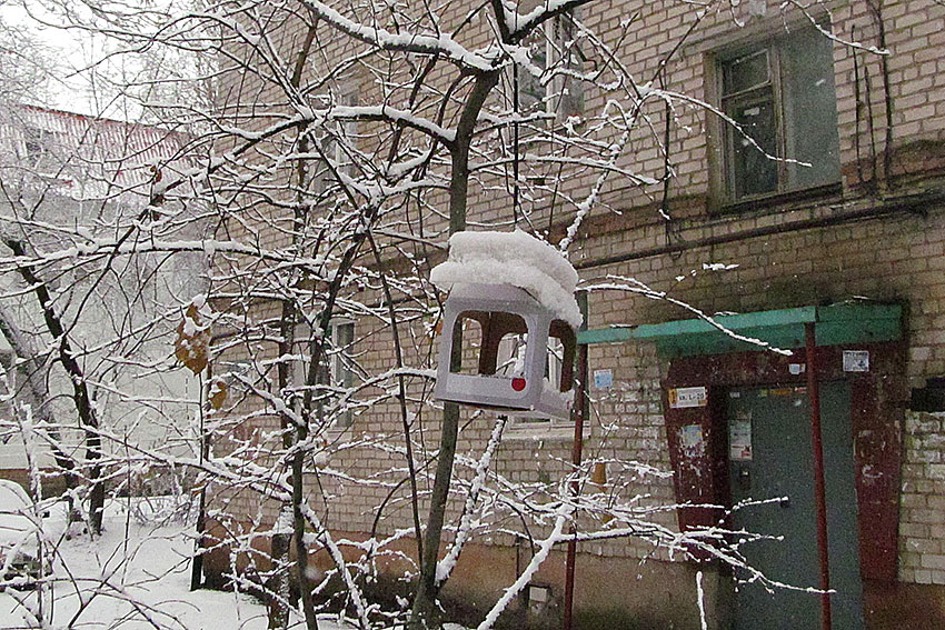 Снег идет