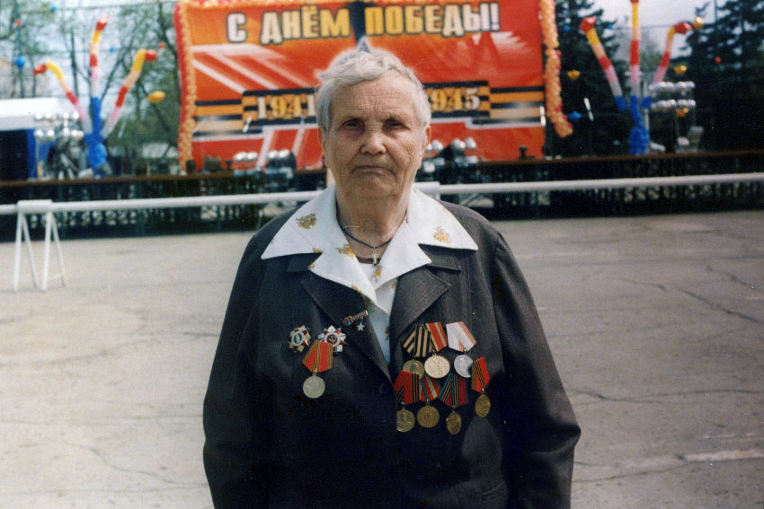 ЗЕНИТЧИЦА КАТЯ