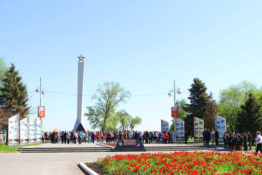 Митинг у стелы «Героям фронта и тыла»