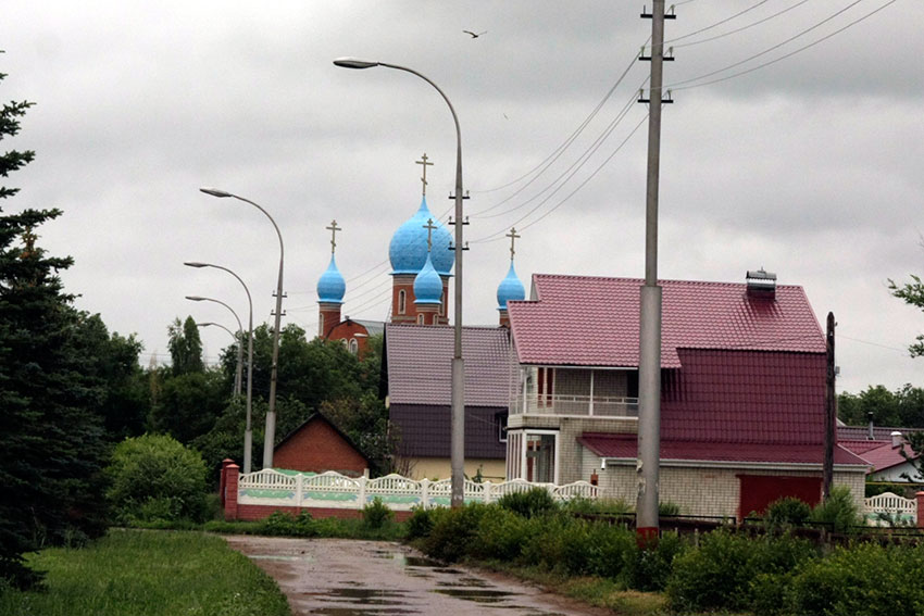 Памятник-самолет  