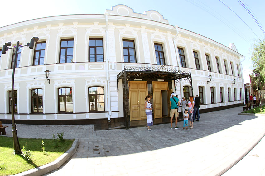 Первая выставка в галереи
