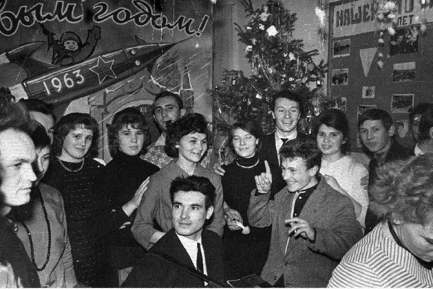 ФОТОКОНКУРС "НОВЫЙ ГОД ВО ВСЕ ВРЕМЕНА" ФОТОКОНКУРС "НОВЫЙ ГОД ВО ВСЕ ВРЕМЕНА"