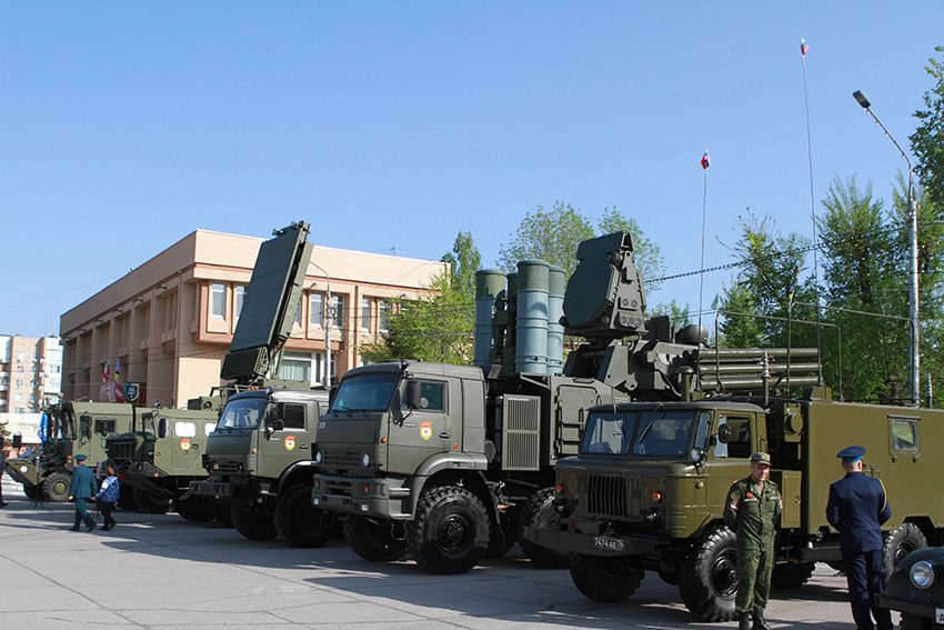 Боевая техника на пл. Ленина