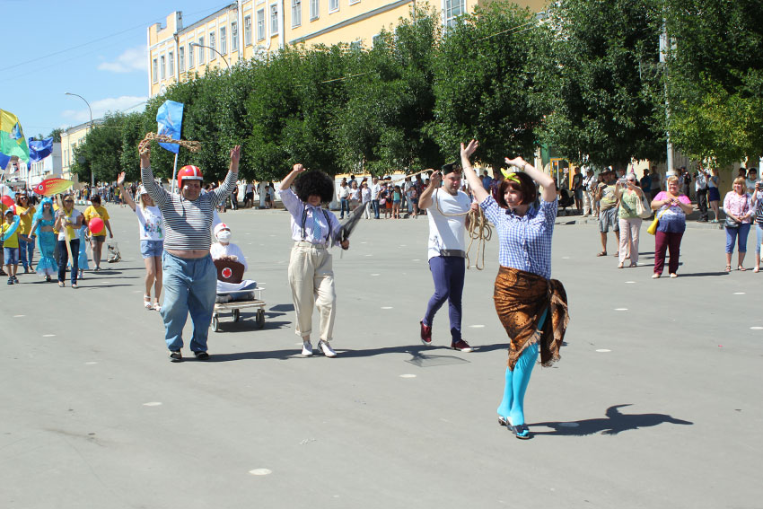 Парад на Вольском фестивали ухи