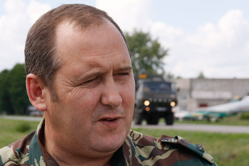 Игорь Завозяев передал музею Дальней авиации благодарность директора ФСБ