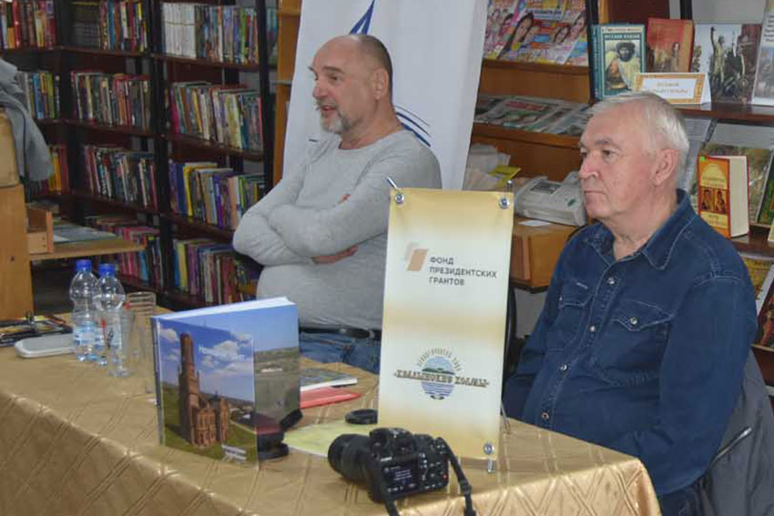 «Волжская волна в районах области. С любовью к книге» и «Немецкий тракт» в поселке Александров Гай