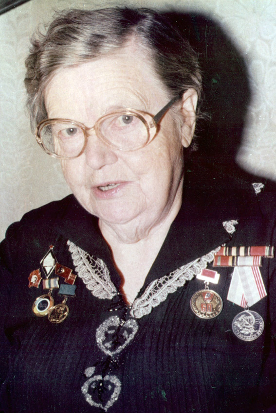СМИРНОВА АННА ПЕТРОВНА (07.02.1910 – 1995)
