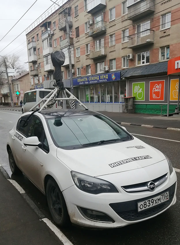 Нас снимают