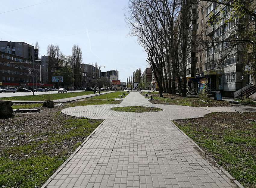 Бульвар на проспекте Ф. Энгельса.