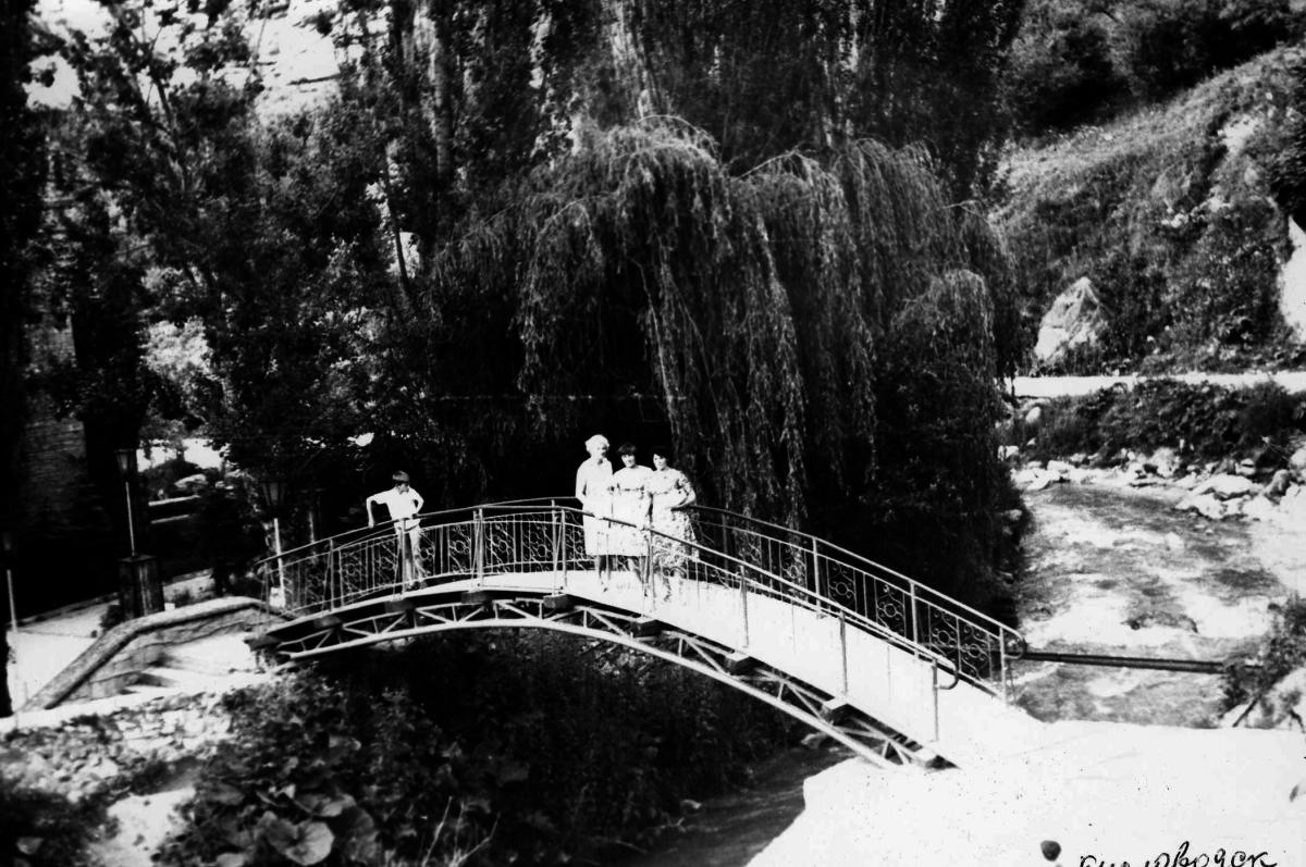 Кисловодск и его окресности фото 1978 год; Туапсе берег моря...