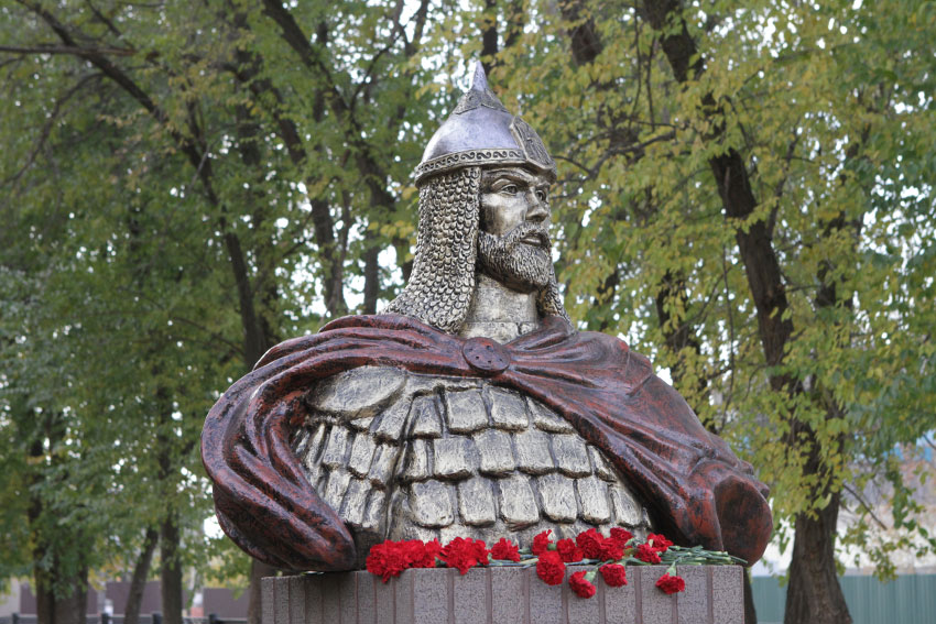 Памятник А. Невскому