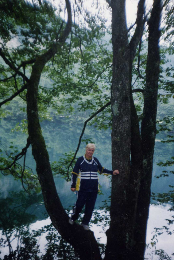 Голубое озеро Кабардино - Боллария фото 2002 год.