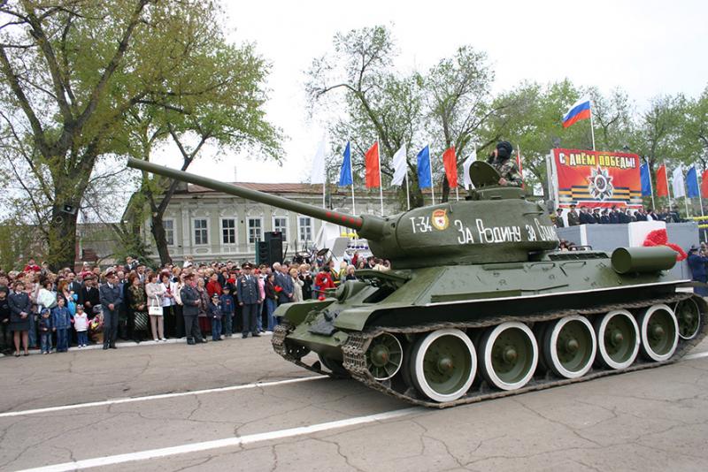 2005 год Т-34-85 на пл. Ленина.