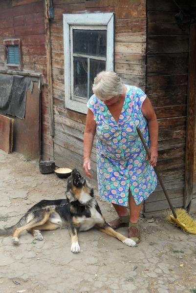 "Хозяйка рассмешила". На фото Варюхина Антонина Семёновна...