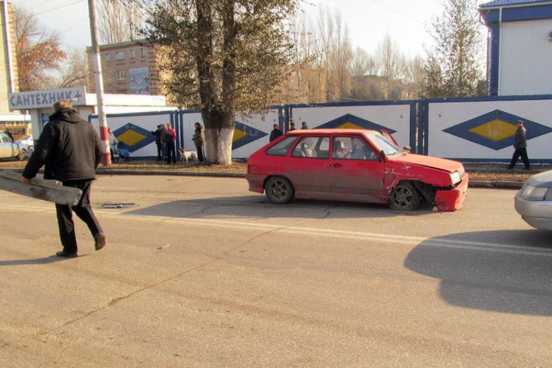 У "девятка" передняя подвески не стало.