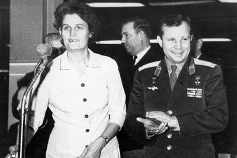 6 января 1965 г. во второй половине дня Ю. А. Гагарин с супругой...