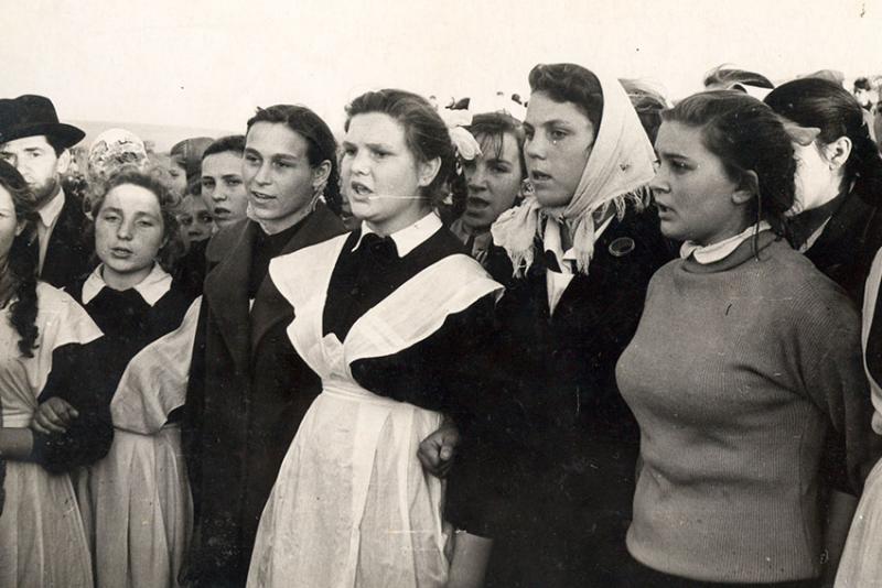 Песни на празднике.