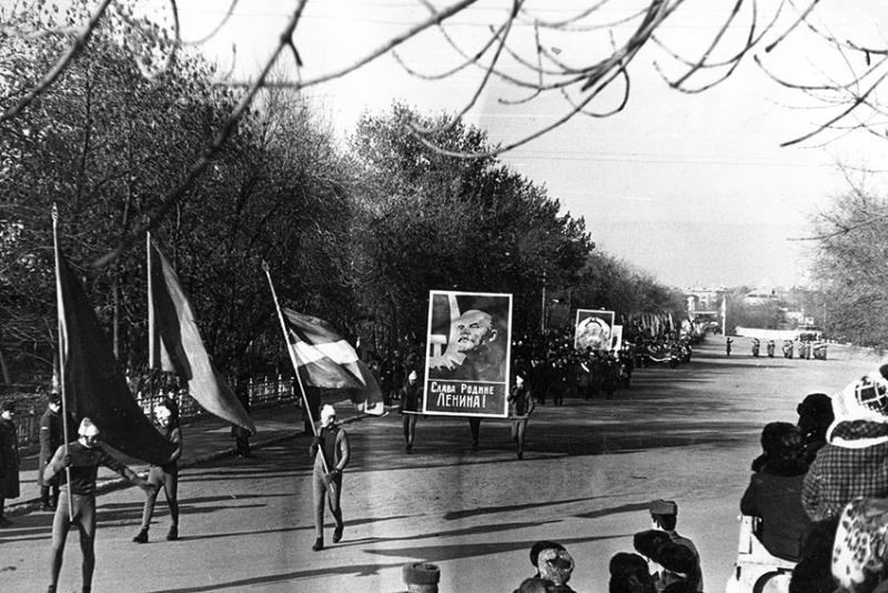 1 мая 70 года ХХ века пл. Ленина. 1 мая 70 года ХХ века пл. Ленина.