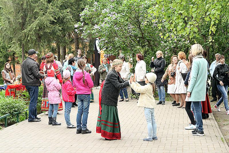 На дорожках усадьбы Рахманинова.