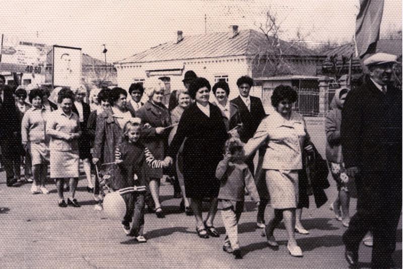 1 мая 50 годы. 1 мая 50 годы.