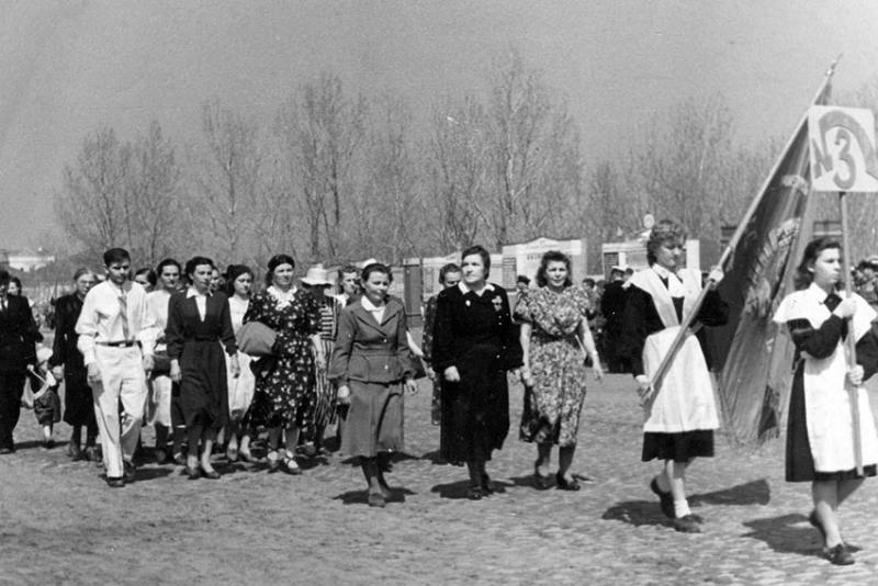 1 мая 1952 года. Фото Романова. 1 мая 1952 года. Фото Романова.