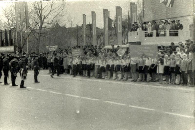 1 мая 50 годы. 1 мая 50 годы.