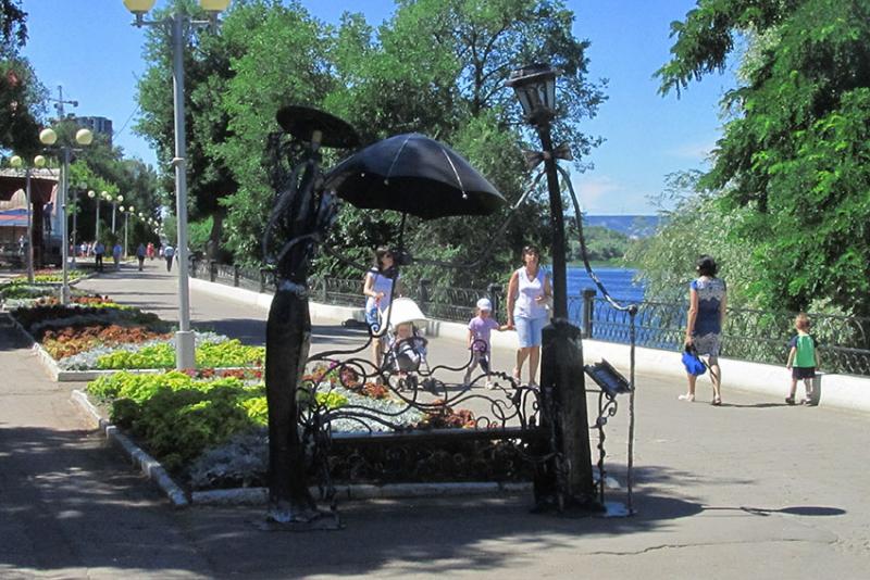 Веселая скамейка.