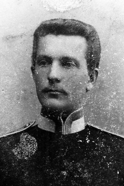 Иван Кравченко после окончания военного училища. 1906 год.... Иван Кравченко после окончания военного училища. 1906 год....