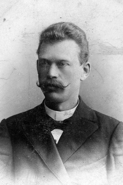 Василий Кравченко. 1898 год. Фото В. Чеховского, Саратов. Василий Кравченко. 1898 год. Фото В. Чеховского, Саратов.