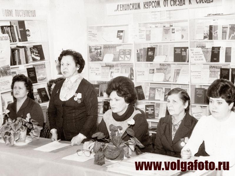 Руководство культуры и центральной библиотеки на 60-летие....