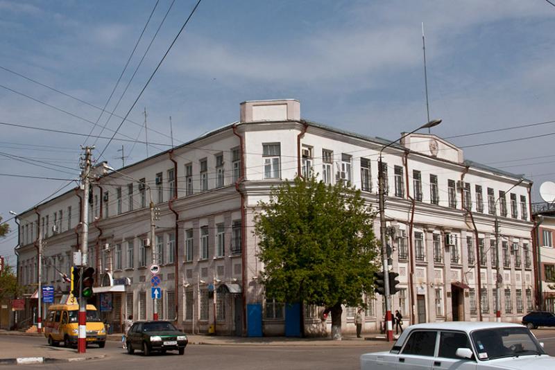 Сегодня па этом месте находится трех этажный дом. Сегодня па этом месте находится трех этажный дом.