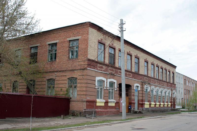 Там нетрудно представить и мысленно попасть в далеко ушедшие...