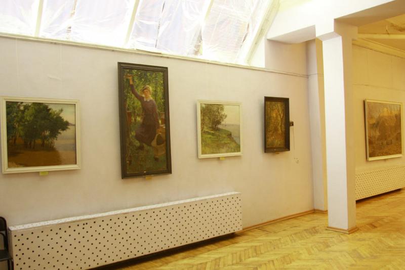 В 1937 году Вебер был арестован, сослан в Казахстан «за антисоветскую...