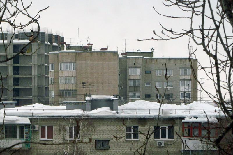 Хитрая очистка снега на М. Горького, 24-а.
