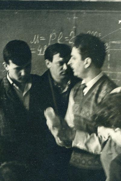 Преподаватель по сопромату и теоретической механики Сперанский...
