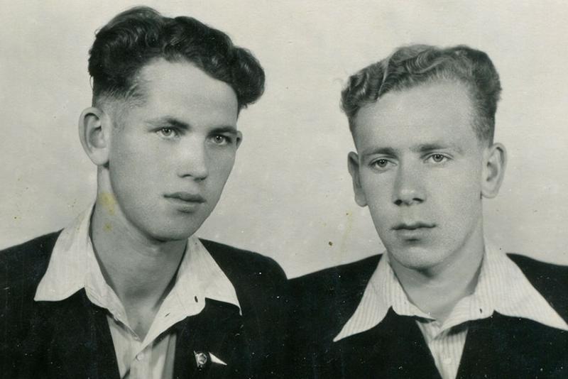 Виктор Костромин и Олег 14 июня 1953 года. Фото из архива Колосарева...