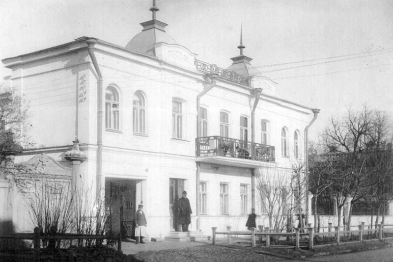Саратов. Особняк на улице Сергиевской, 100 (ул. Мичурина, 69)....