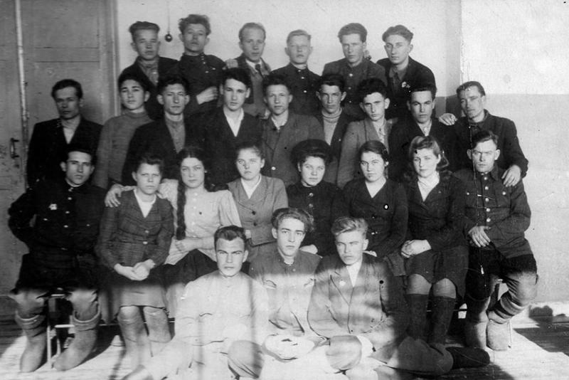 20 руппа ЭМТ. Из альбома ЭПЭК фото 1950 года.
