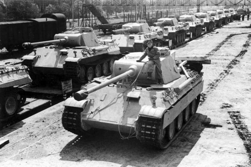 Pz.Kpfw. V на вокзале перед операцией «Цитадель».