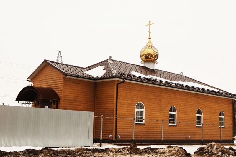 Всего в квартале уже есть место под храм в начале улицы...