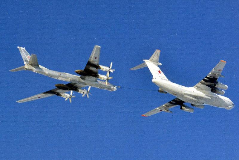 Заправка Ту-95 2007 год.