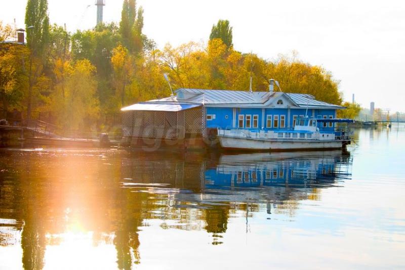 Имя перекочевало на дебаркадер завода Топлевных фильтров,...